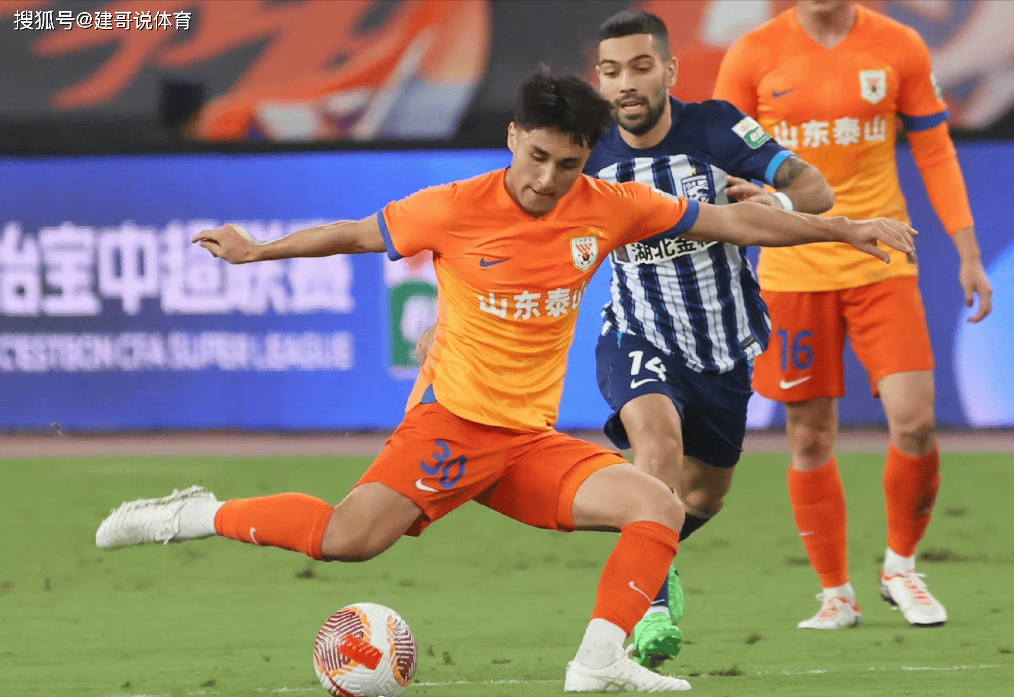 九游在线平台官网-韩硕退役转型成四川男篮主帅